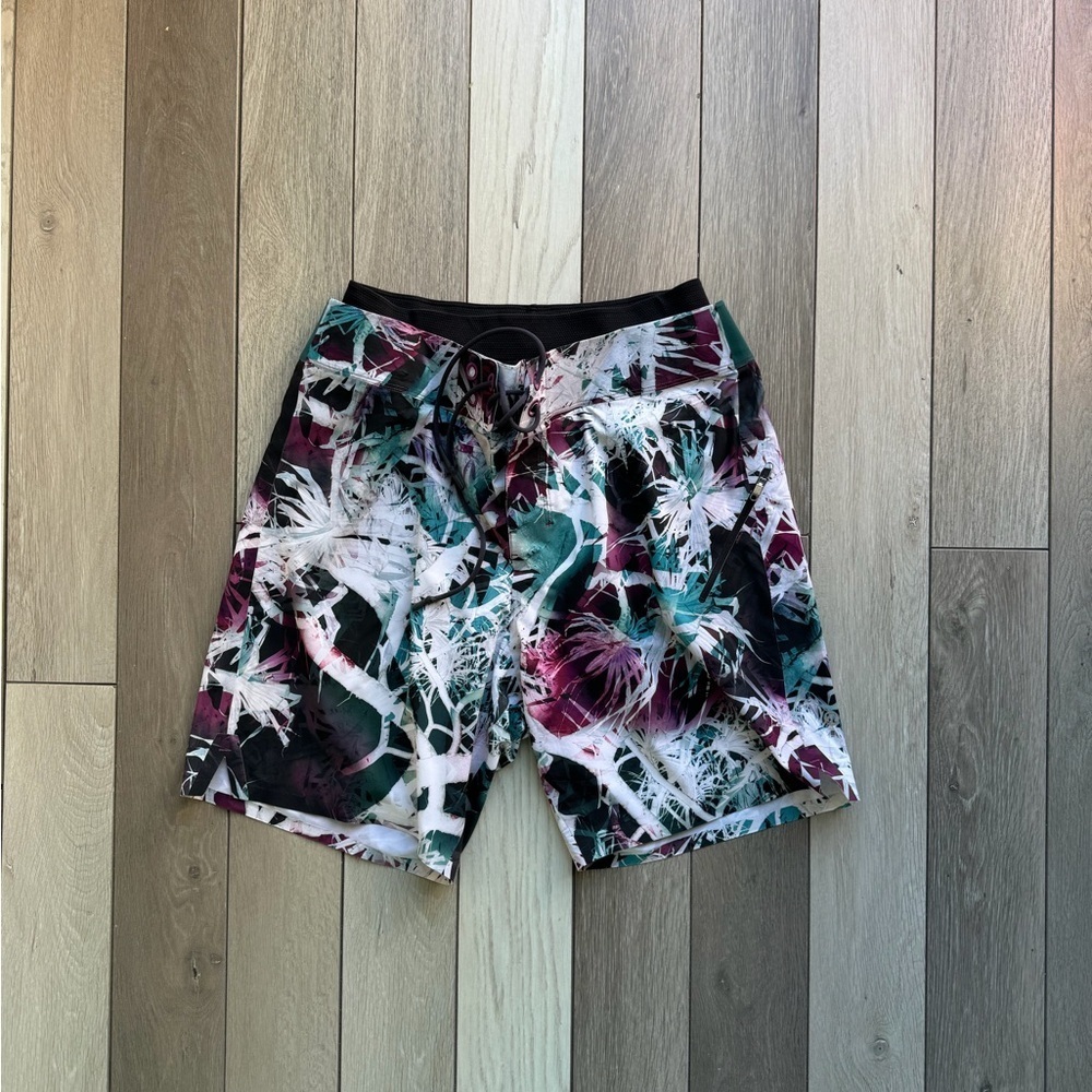 Lululemon El Current Board Swim Shorts